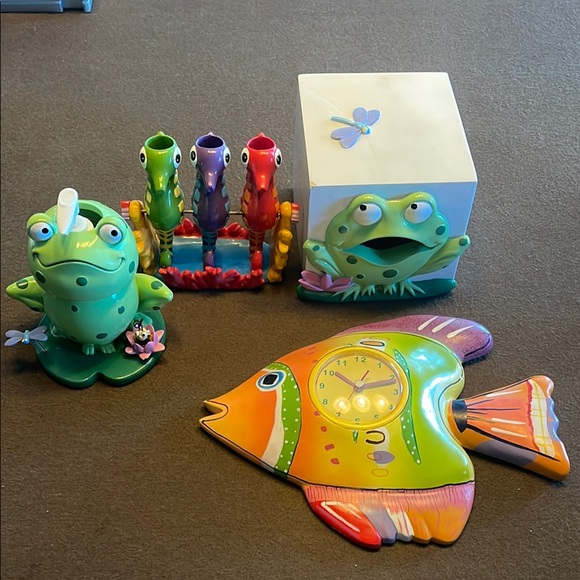 Colorful Frog and Fish Kids bathroom decor - Picture 1 of 6